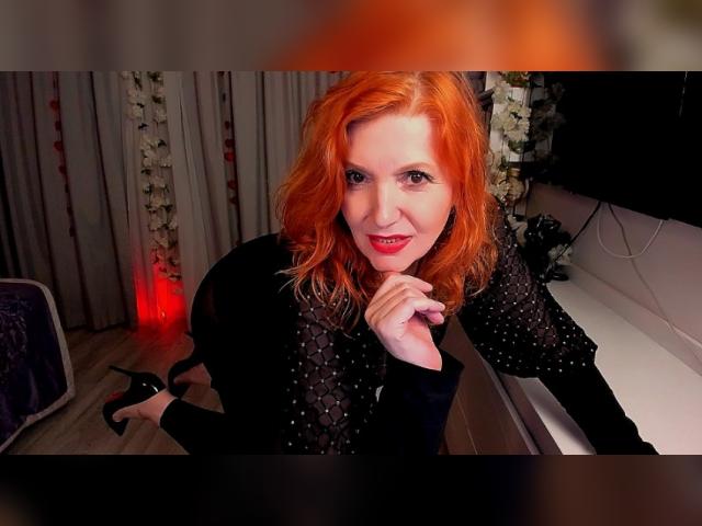 Adult chat with AlmazFireFoxOne: Legs, feet & shoes