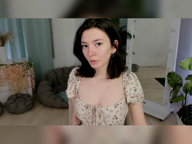 Welcome to cammodel profile for juliettaromani: Lingerie & stockings