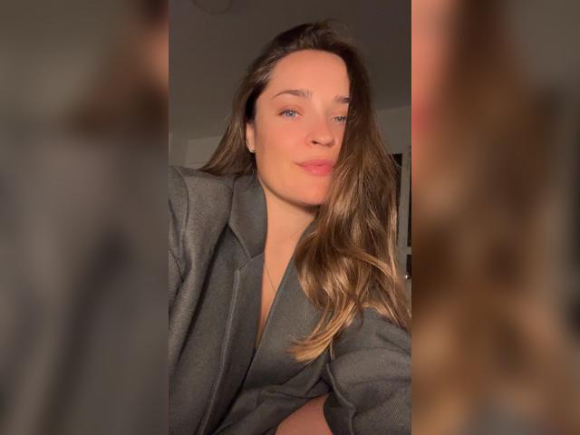Welcome to cammodel profile for Zalira: Dancing