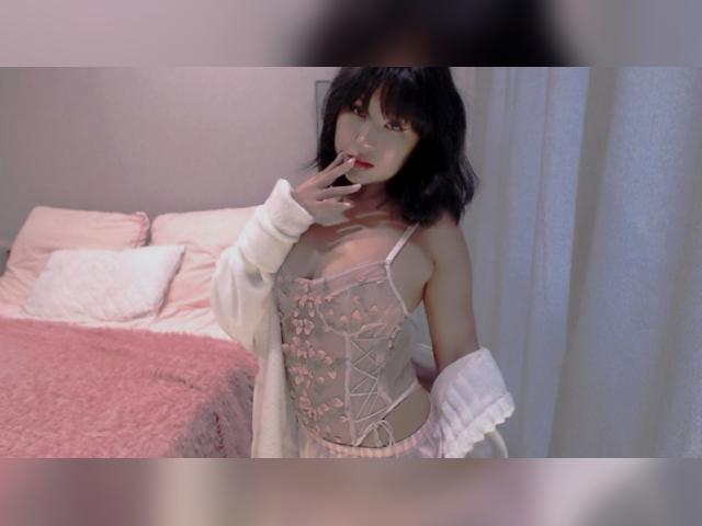 Welcome to cammodel profile for erikawu: Nails