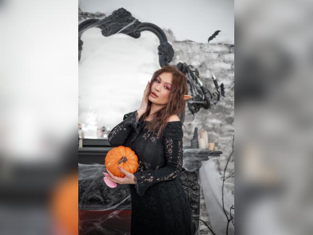 Adult chat with ChloeLavender: Leather