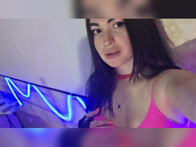 Why not cam2cam with KayleeGarsia: Nipple play