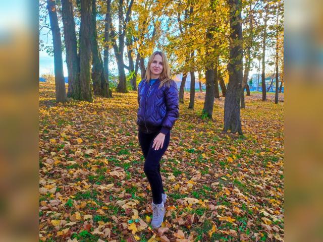 Welcome to cammodel profile for JuliaBlonde: Dancing