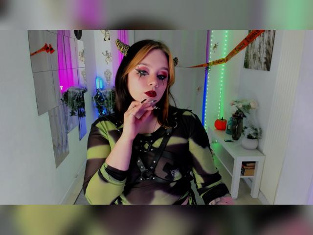 Adult chat with lunaali: Lingerie & stockings