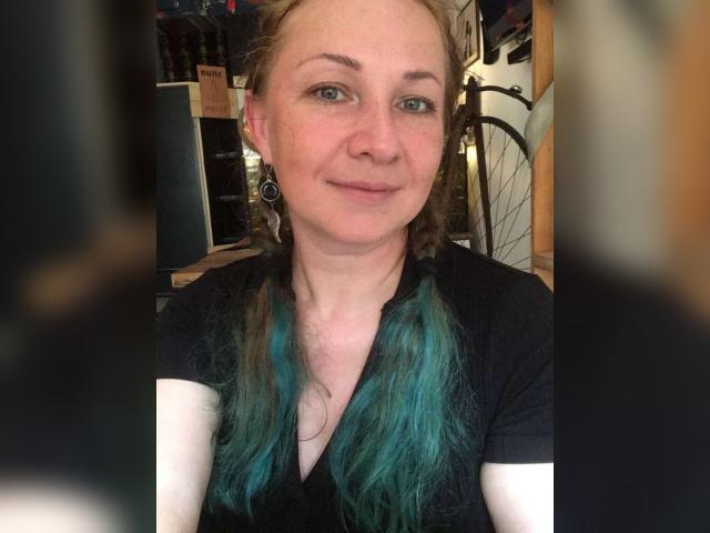 Adult chat with BarbaraCook: Nails