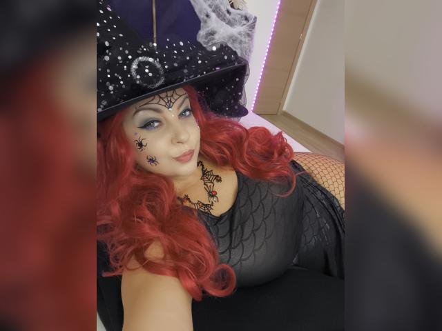 Adult chat with MistressKlaraX: Exhibition