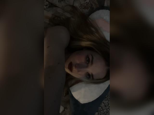 Welcome to cammodel profile for JennaHeaven: Nails