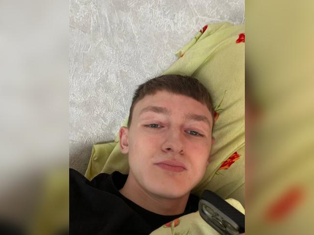 Why not cam2cam with MikkiForusq: Exhibition