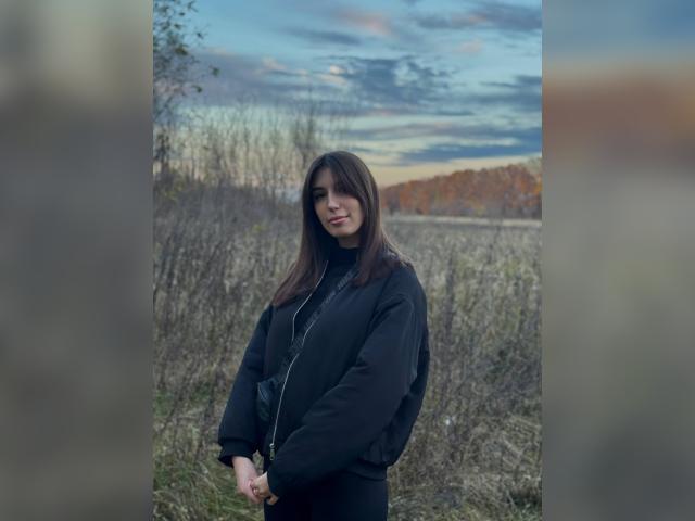 Why not cam2cam with AmeliJA: Ask about my Hobbies