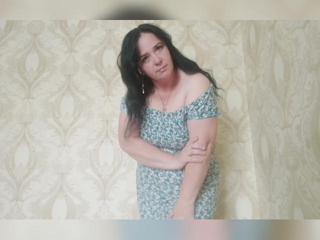 Find your cam match with 1CharmingLady: Outfits