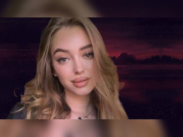 Welcome to cammodel profile for GentleAurora: Dancing