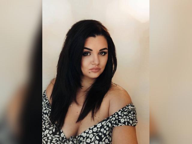 Connect with webcam model JuicyBerry1