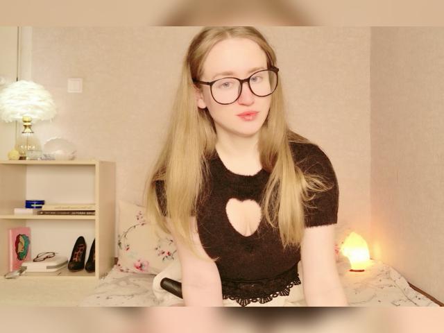 Welcome to cammodel profile for MagicalKate: Legs, feet & shoes