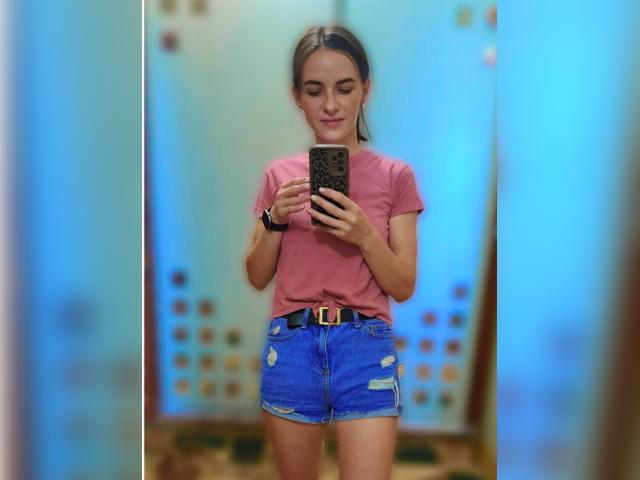 Why not cam2cam with Elianne: Exercise