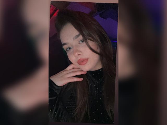 Why not cam2cam with Melanieneal: Strip-tease