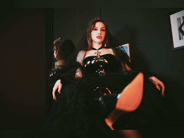 Welcome to cammodel profile for DarsyFancy: Leather