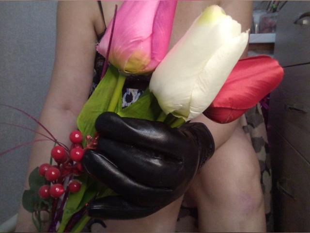 Adult chat with OrangeSoul: Nails