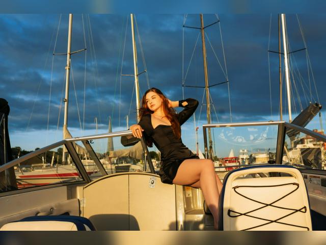 Adult chat with LucyChapmann: Outfits