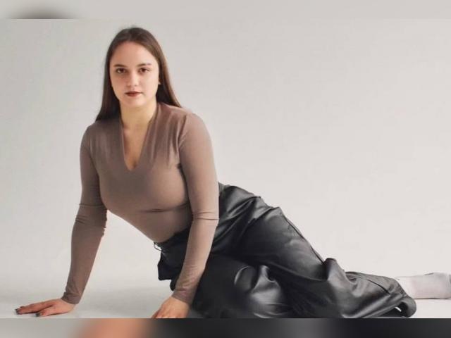 Adult chat with LoraLove: Nails