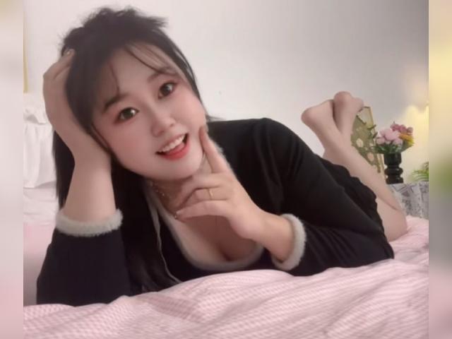 Welcome to cammodel profile for Lrenelvy: Lingerie & stockings