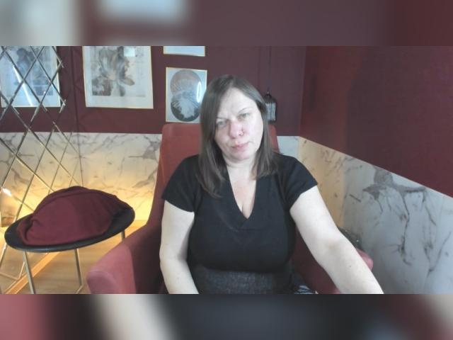 Welcome to cammodel profile for KellyPerfection: Exhibition