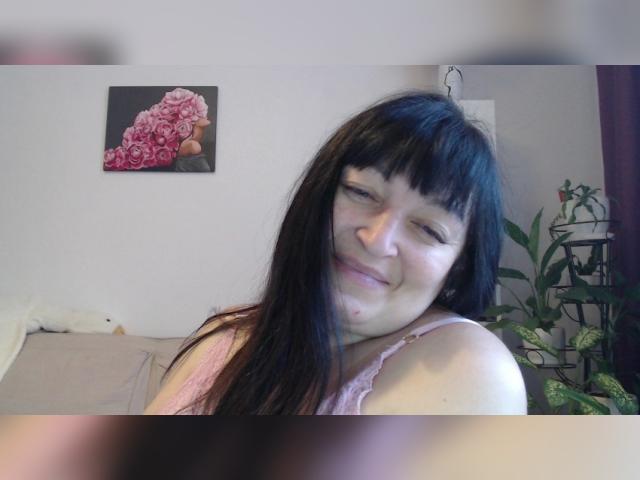 Welcome to cammodel profile for WomenPleasures: Nails