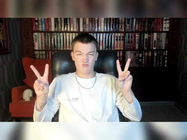 Welcome to cammodel profile for DerekBanville: Legs, feet & shoes