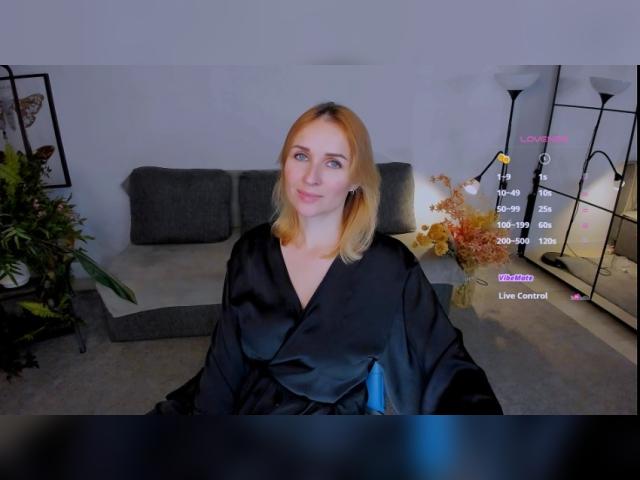 Welcome to cammodel profile for KarinellaSeduct: Lingerie & stockings