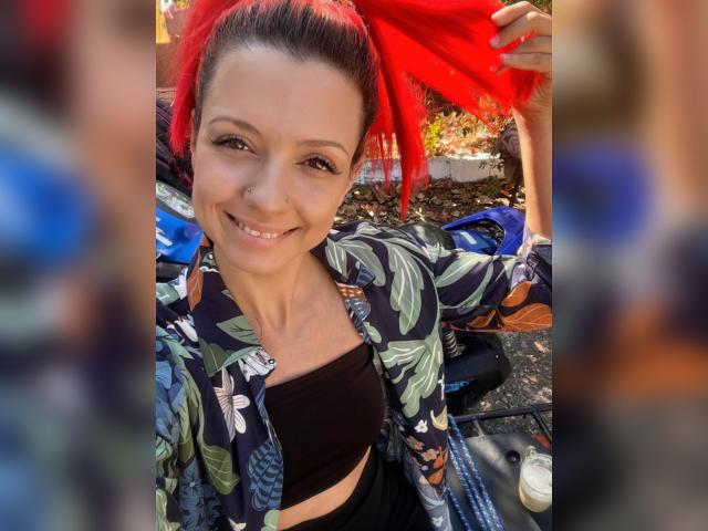 Adult chat with BellaMoor: Outfits