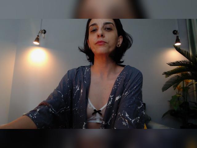 Adult chat with RedFlagX: Kissing