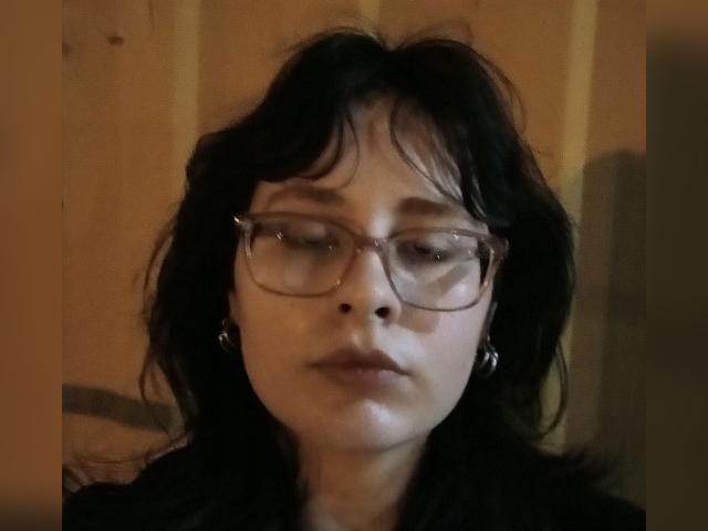 Welcome to cammodel profile for AuraElle: Dancing