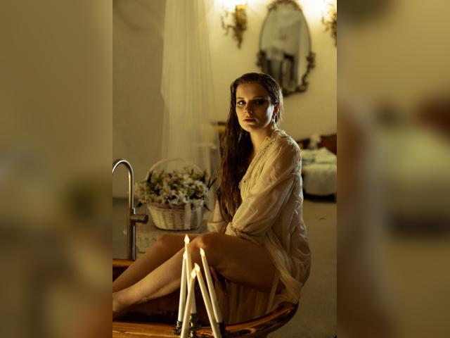 Adult chat with MiyaParker: Legs, feet & shoes