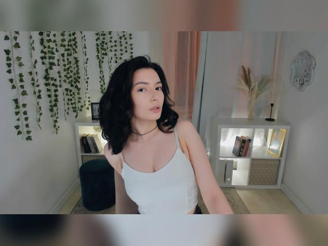 Connect with webcam model juliettaromani: Music