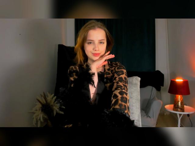 Adult chat with GabiAddams: Nails