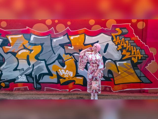 Adult chat with EnchantingMiss: Legs, feet & shoes