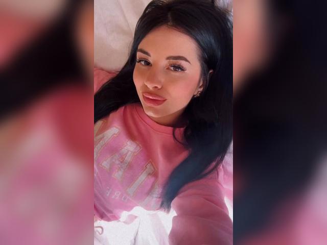 Why not cam2cam with Ella4322SS0: Outfits