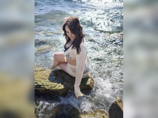 Welcome to cammodel profile for KendraP43: Nails