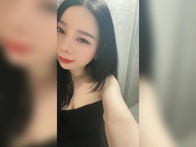 Why not cam2cam with Adeline37: Leather