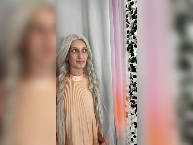 Adult chat with ViktoriaClark: Legs, feet & shoes