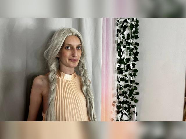 Welcome to cammodel profile for ViktoriaClark: Latex & rubber