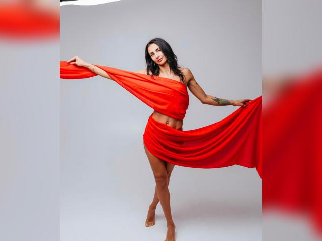 Explore your dreams with webcam model FlavaLaguna