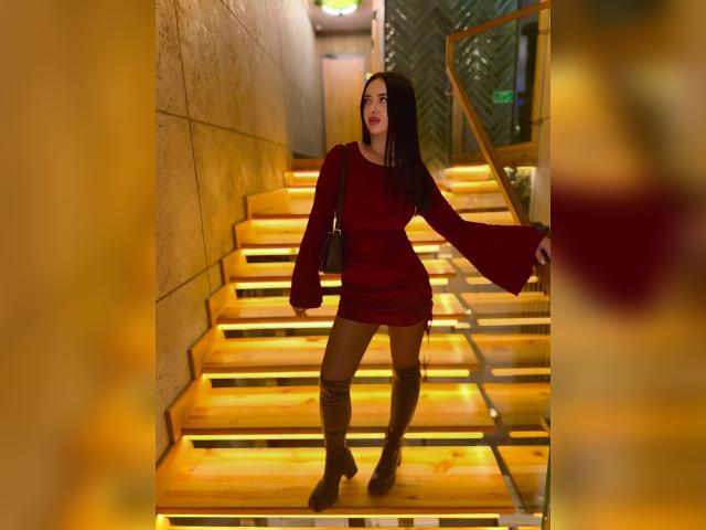 Welcome to cammodel profile for kristina555: Dancing