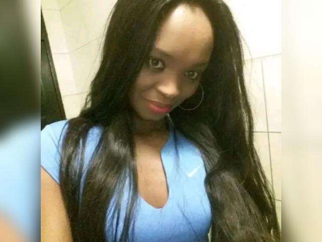 Explore your dreams with webcam model AfricanHotModel: Sucking