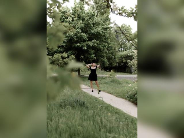 Connect with webcam model MilaCatt