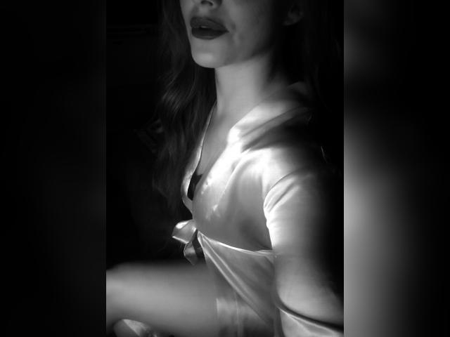 Why not cam2cam with Azazel: Legs, feet & shoes