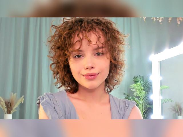 Adult chat with GabiAddams: Nails