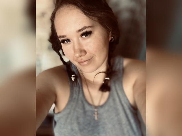 Welcome to cammodel profile for Asia31: Piercings & tattoos