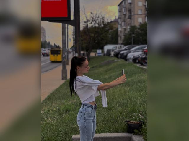 Find your cam match with AlishaSunn: Sports