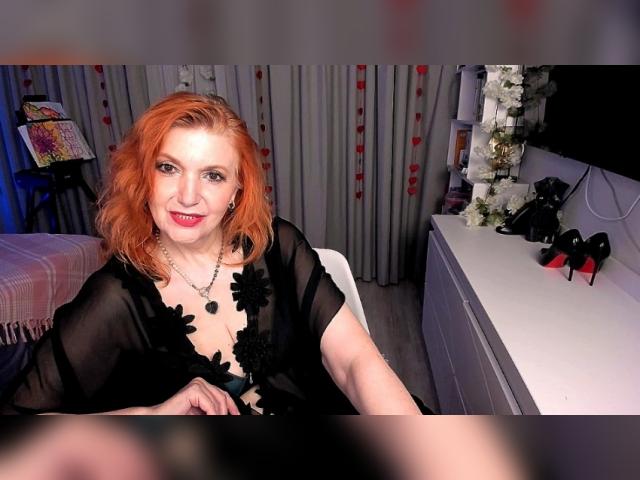 Adult chat with AlmazFireFoxOne: Legs, feet & shoes