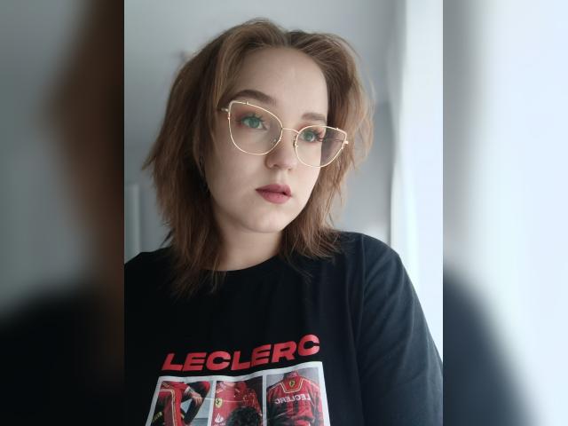 Welcome to cammodel profile for RadaWoods: Legs, feet & shoes